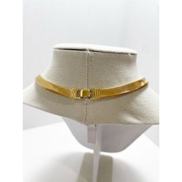 Vintage Gold-Tone Pegasus Choker Necklace Black Enamel Medallion - Picture 6 of 7